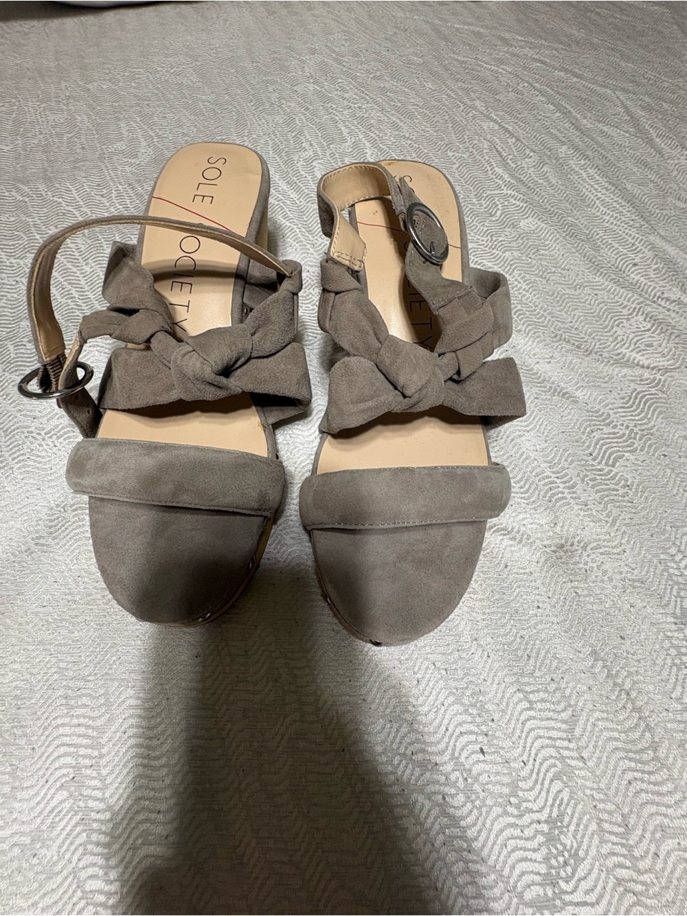 SOLE SOCIETY  Mariel Taupe Knotted Suede Slingback Flats Size 8.5